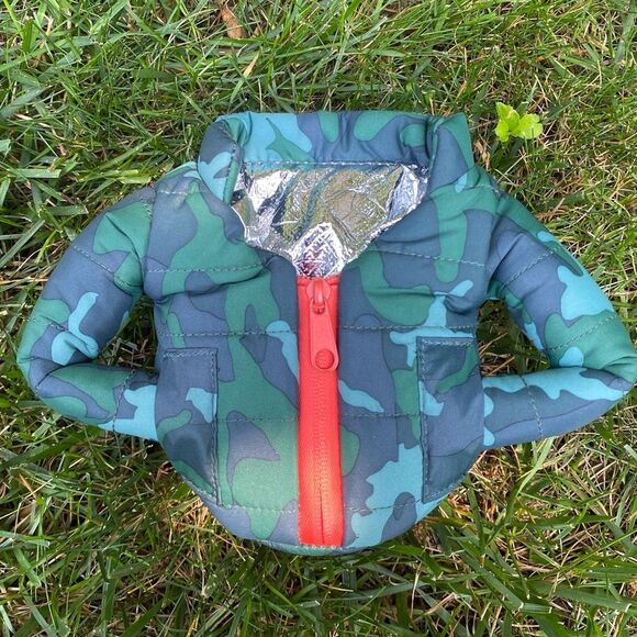 Puffin Beer Koozie Jacket Camo Zip Summer Alcohol Boat - Picture 1 of 2
